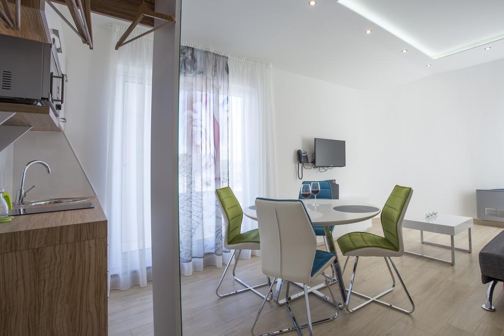 Adrion Aparthotel 4*