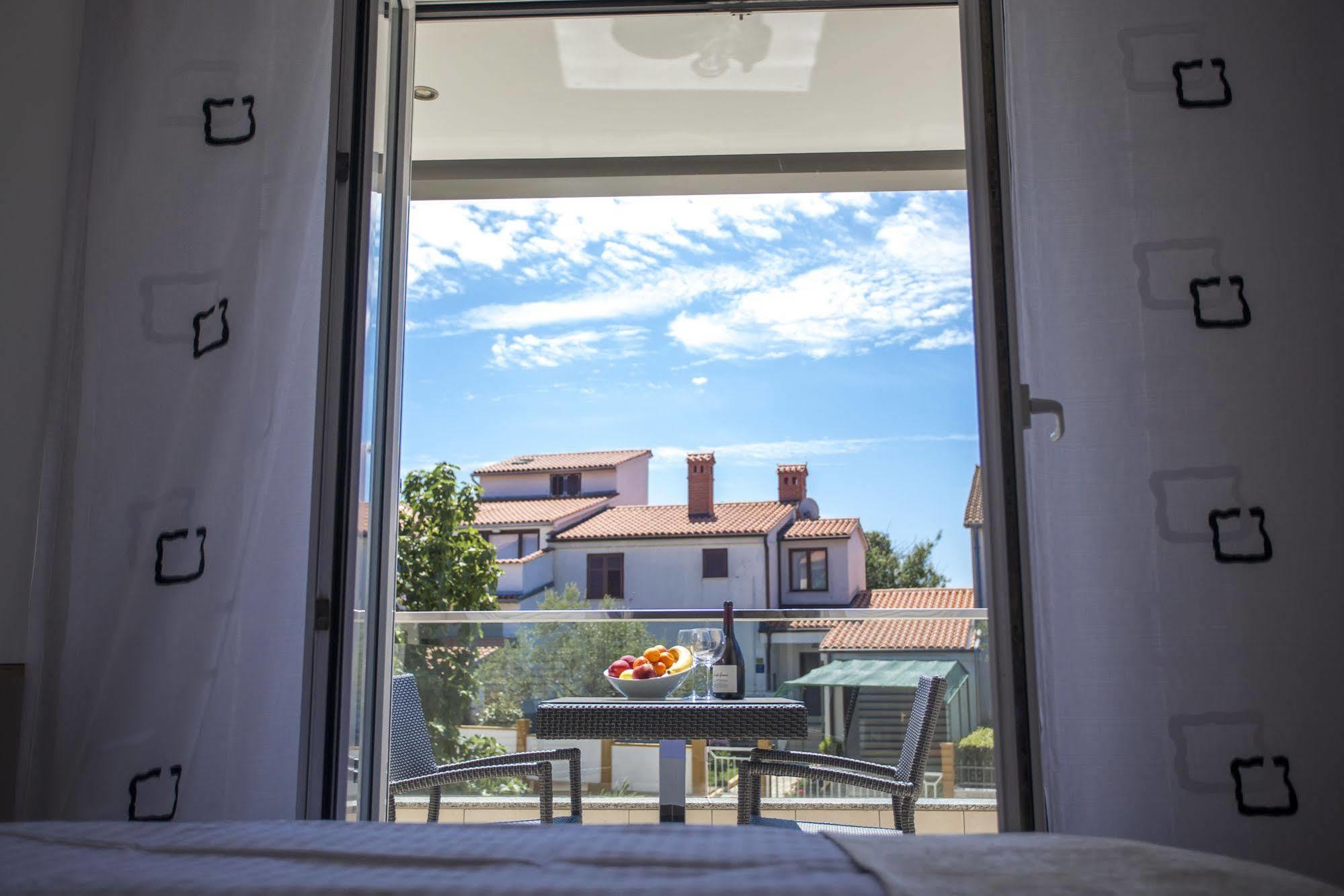 Adrion Aparthotel 4*
